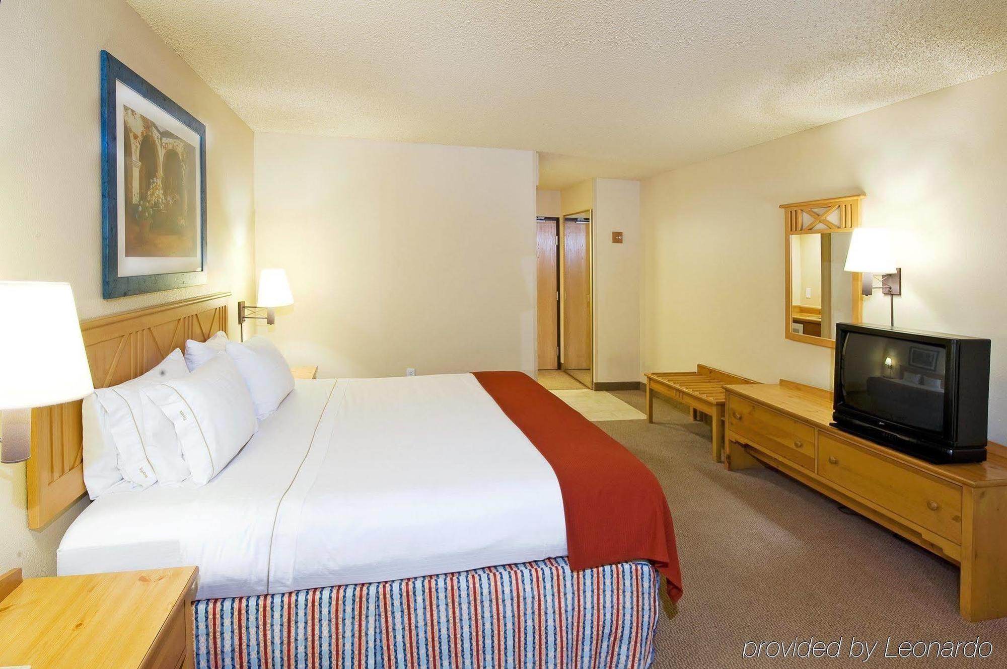 Red Lion Inn & Suites Goodyear Bagian luar foto